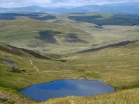 1280px-Llyn_Llygad_Rheidol_%28geograph_2436823%29.jpg